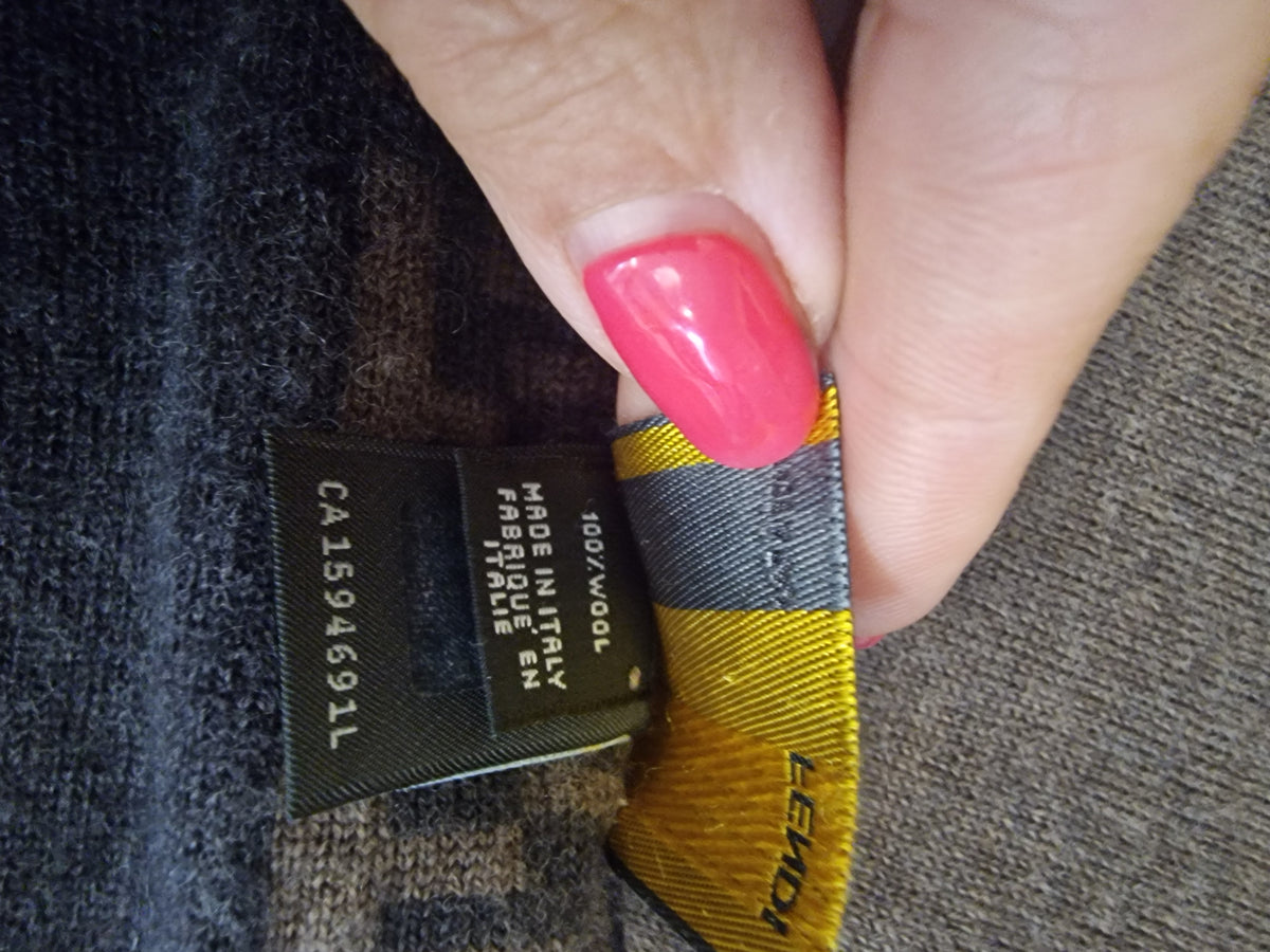 Stola Fendi