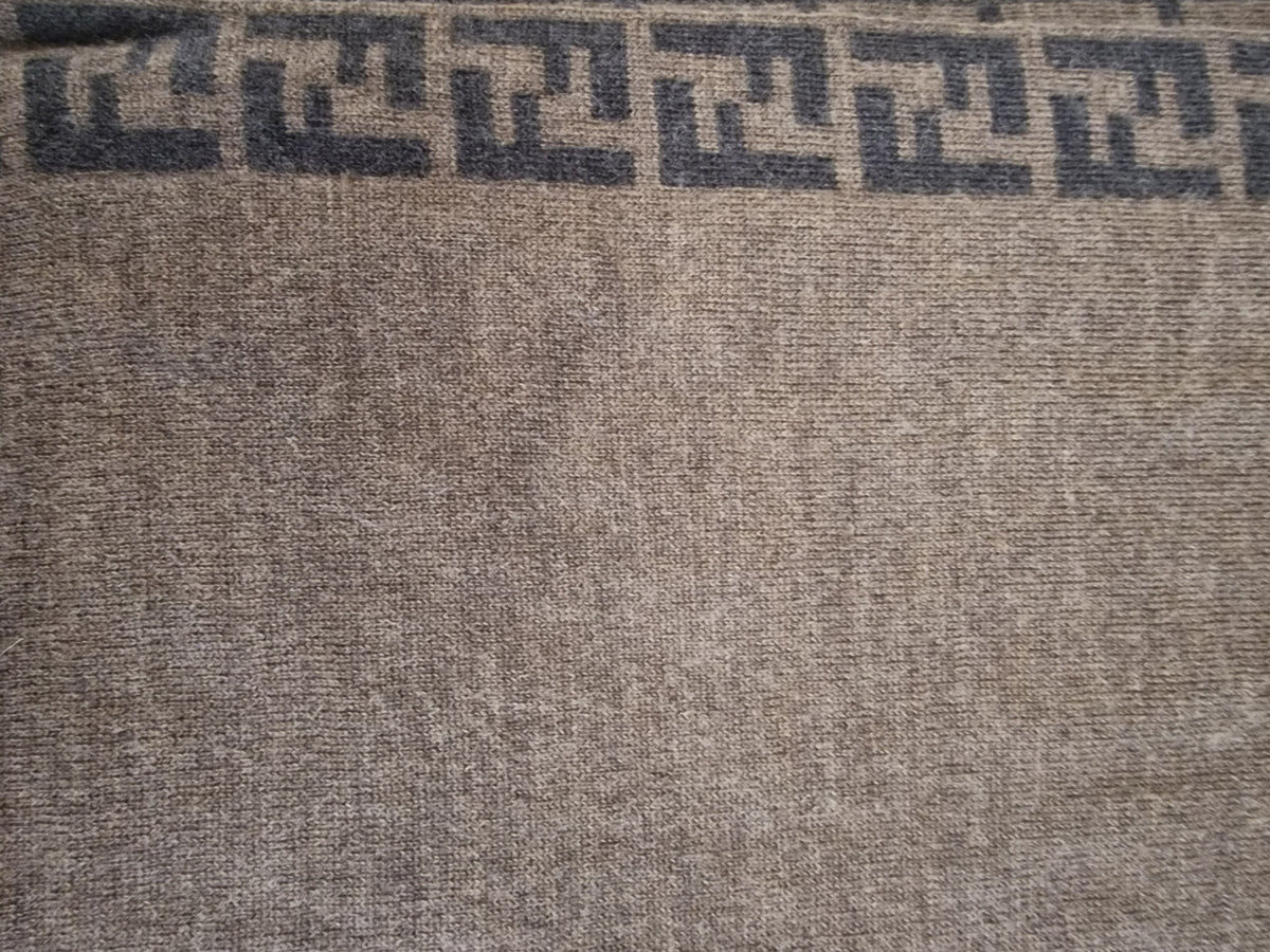 Stola Fendi